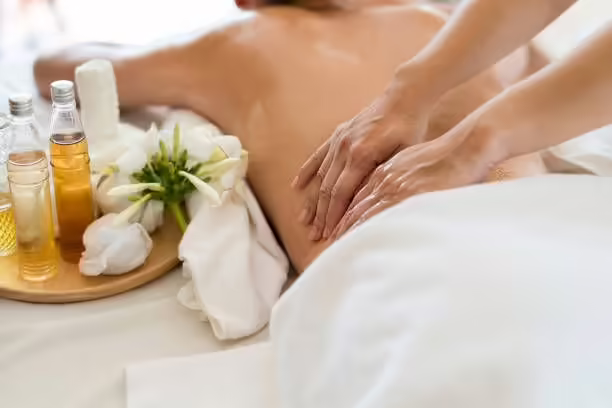 Relaxing back massage with essential oils