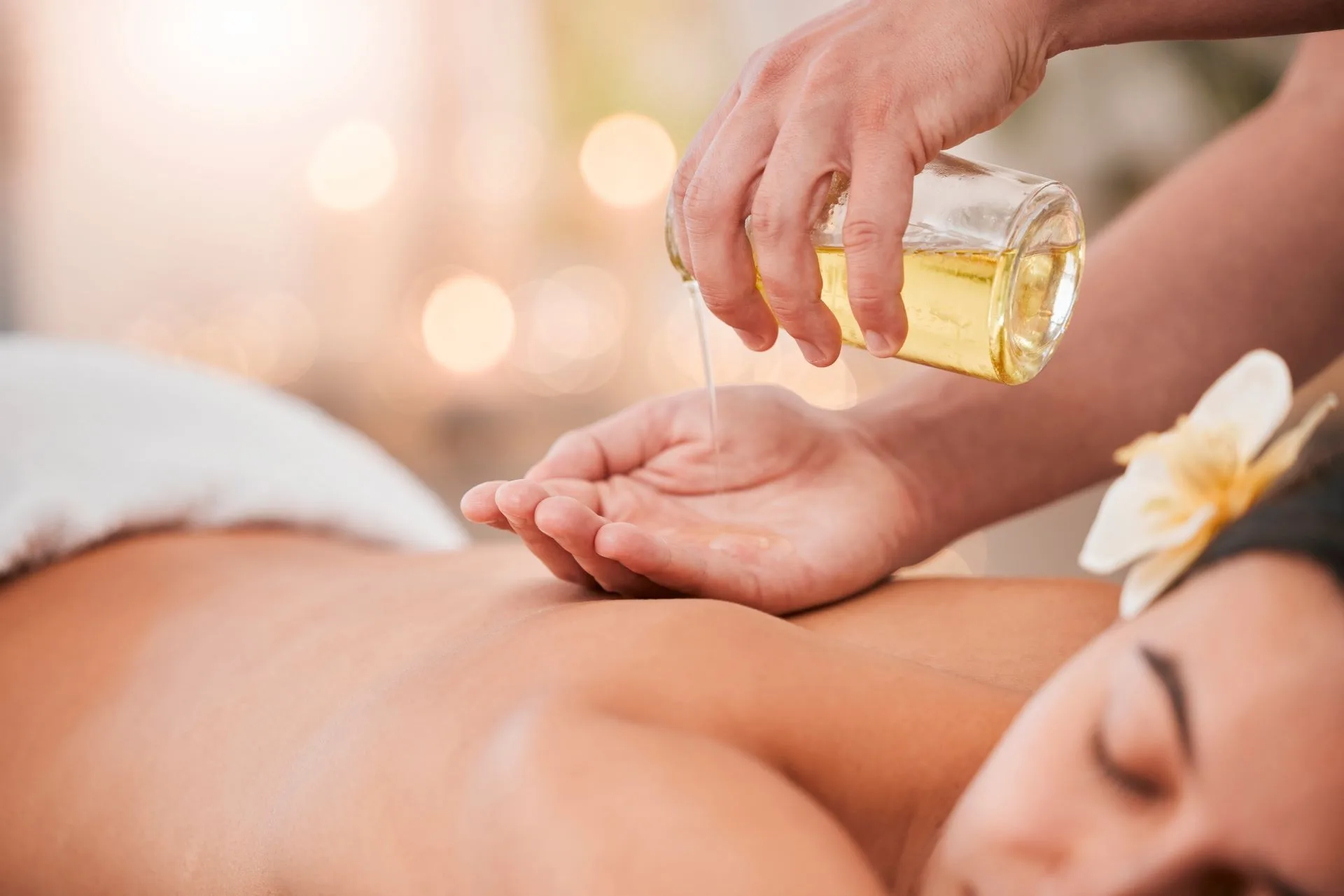 Relaxing massage with hot oil application.