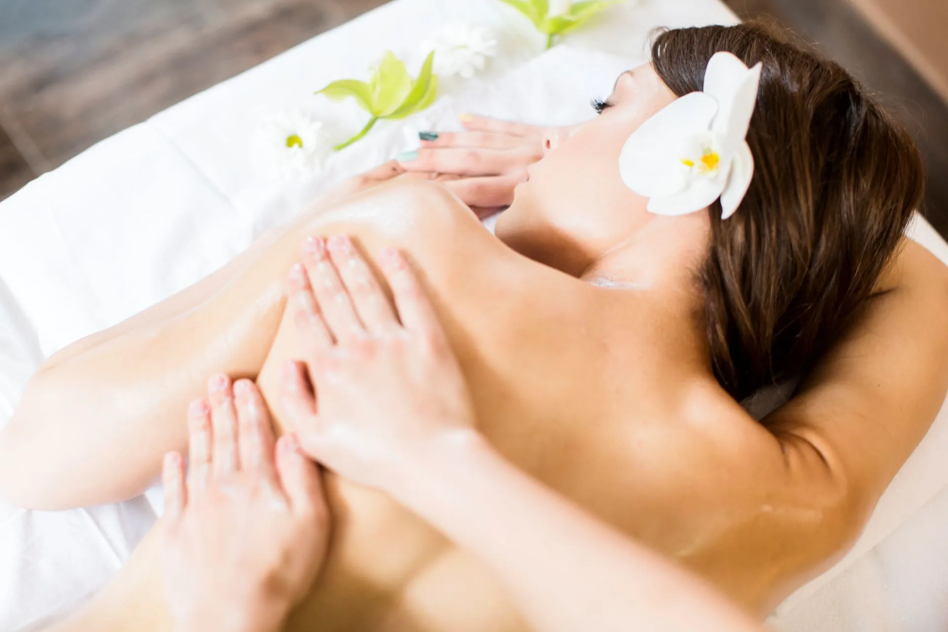 Woman receiving a relaxing back massage (swedish massage)